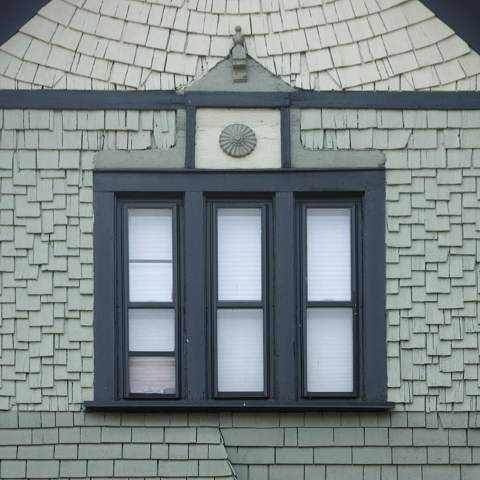 2018 N Seminary Ave